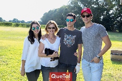  Montse, Marissa, Pablo y José Madrigal.