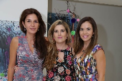  Guillermina de los Santos de Zendejas, Silvia Foyo de Zendejas y Sigrid Werge de Zendejas.