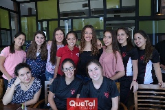  Mónica Michel celebrando su cumpleaños.