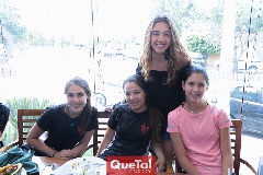  Fer, Ale, Mónica y Natalia .
