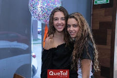  Mónica Michel y Renata Fernández.