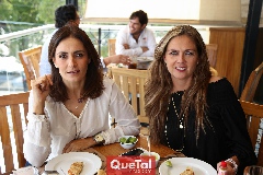  Claudia Artolózaga y Beatriz Villegas.