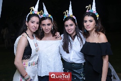 Las guapas festejadas, María José Rodríguez, Alison Rangel, Ale Mata y María Aguilar.