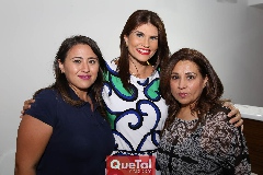 Jacqueline Pons,  Gaby Simancas y Patricia  .
