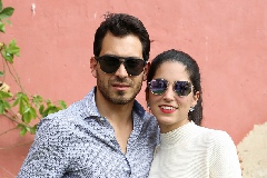   Arturo Hernández y Daniela González .