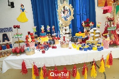  Mesa de dulces.