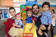  Mariana, Mariel, Annia, Miguel y Miguel Martínez.