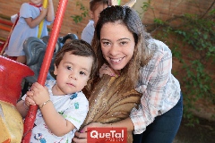  Jaen y Mónica Cano.