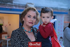  Mary Nieto con su nieta Celina Meade.