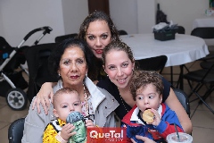  Nena Torres Corzo, Marcela y Fernanda  Guevara, Roberto y Alejandro.