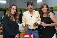  Claudia Rabling, Gabriel Robles y Tere Martínez.