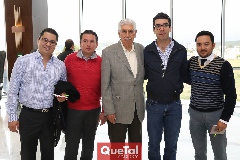 Humberto Lee, Ricardo Nava, Abraham Tobías, Cesar Tobías y Gerardo Gómez.