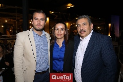  David Flores, Claudia Delgado y Julio Flores .