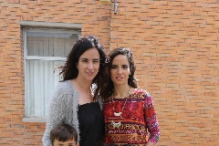  Alejandra e Ify Gümes con sus hijos.