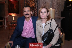  Miguel Castro y Miriam Menchaca de Castro.