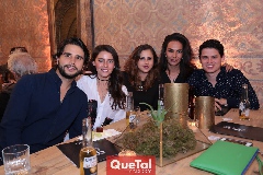Rodrigo Mercado, Ana Victoria Álvarez, Gaby Franco, Malena Villasuso y Víctor Paulín.