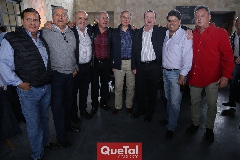  Francisco con sus amigos.
