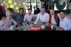  Disfrutando de la fiesta.