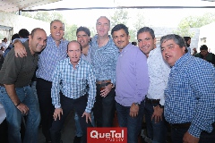 Los Pbebeyos: Lalo Nieto, Alejandro Navarro, Javier Palau, Paco Leos, Güero Navarro, Manuel Zacarías, Martin de la Rosa y Gerardo Córdova.