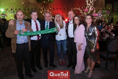 Fernando López, Juan Carlos Valladares, Decio De María y su esposa, Rafael Olmos, Martha Elena Muñiz y Adriana de Olmos.