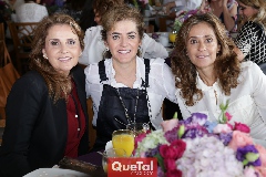  Anabell Gaviño, Adriana Carrera y Mónica Gaviño.