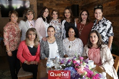  Gaby con sus amigas del Motolinía.