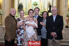  José María Martínez con sus papás y sus abuelos.