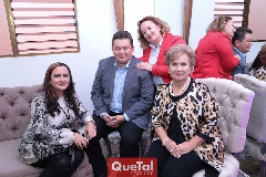  Brenda Macías, Mario y Pilar Trillo y Clara Reyes.
