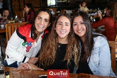 María Lavin, Diana Olvera y Melissa .