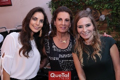  Marcela Conde, Cecilia Mancilla y Yari Vargas.