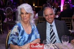  Lupita Martínez Lavin y Manuel Quiroz .