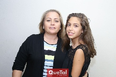  Güera Gutiérrez de Quijano con su hija Romina Quijano.