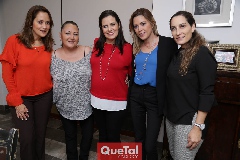  Chela López, Michelle Sharp, Begoña López, Jonel Sharp y Maribel De Antuñano.