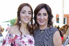  Paola Correa con su mamá Sandra Fe.