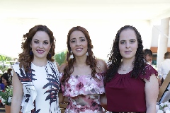  Ali Díaz Infante, Paola Correa y Andrea Díaz Infante.