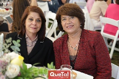  Lourdes de Hernández y Maricarmen González.