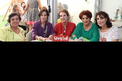  Carmen, Leticia, Patricia, Norma y Gema Nieto .