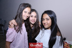 Ximena, Sabrina y Camila.