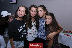  Muy contentas.