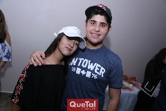  Con la festejada.