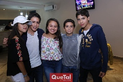  Festejaron a Ximena.