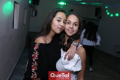 Ximena y Regina.