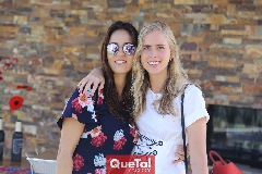  Andrea Espinoza e Ingrid Velasco.