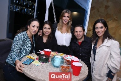  Samantha Corpi, Bety Lázaro, Martha de la Rosa, Guillermo Hernández y Ana Rodríguez.