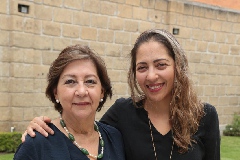  Madre e hija, Guadalupe Estrada y Lorena Aldrete Estrada.