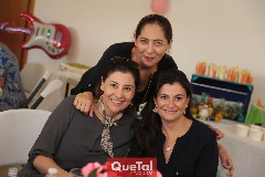  Lorena Aldrete, Patricia Aldrete y Elsa Lozano.