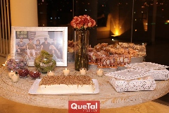  Mesa de postres.