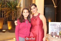  Luz Elena Alonso con su mamá Luz Elena Motilla.