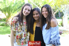  María Elena Martínez, Regina y Arcelia Torrescano.