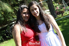  Montse y Regina.